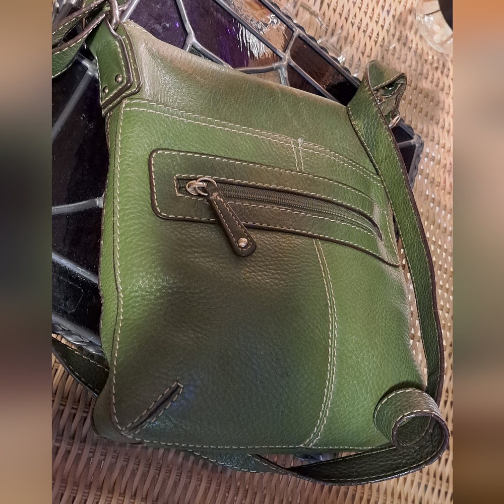 Green Leather Fossil Crossbody Bag. Like New Condition. CLOSING SALE! - Picture 5 of 11